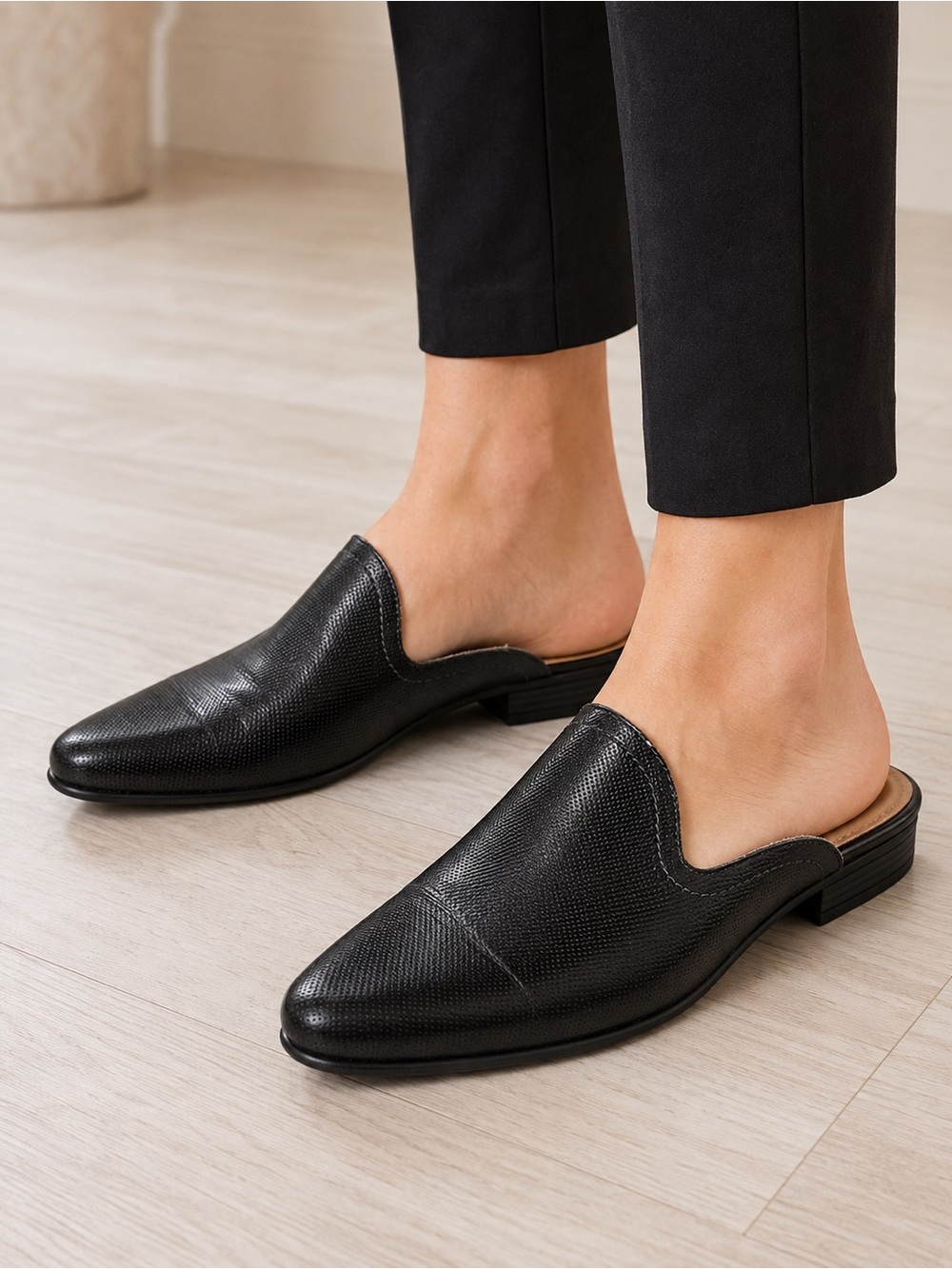 Bed Stu Black Genuine Leather Pointed Toe Mule Clogs Women’s 8.5 - Picture 1 of 10